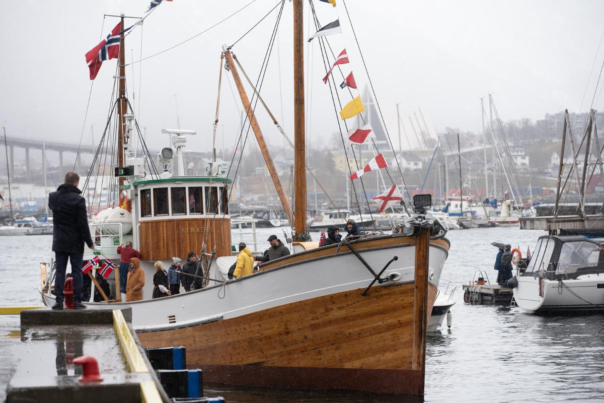 HERMES II-08340.jpg Veteranbåt